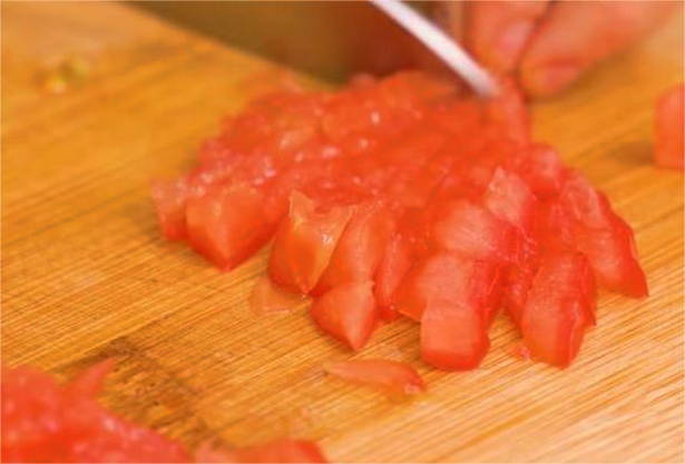 Рулетики из кабачков с помидорами