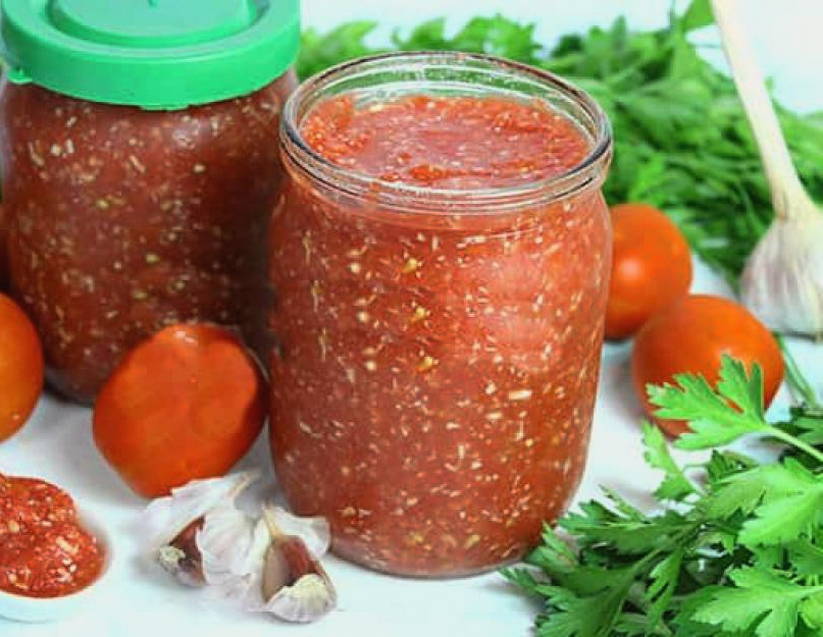 Хреновая закуска с помидорами и чесноком для долгого хранения