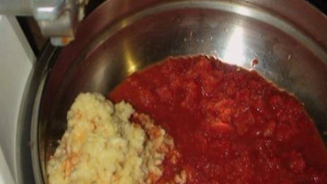 Хреновая закуска с помидорами и чесноком для долгого хранения Хреновая закуска с помидорами и чесноком для долгого хранения