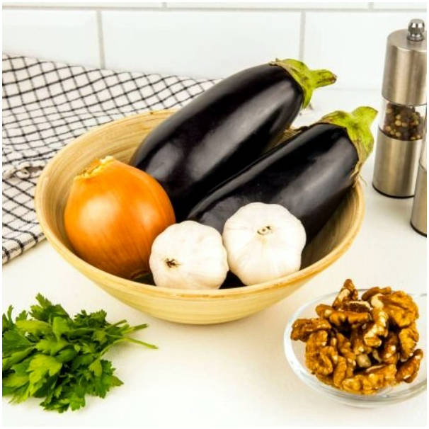 Рулетики из баклажанов по-грузински