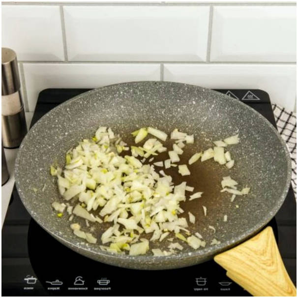 Рулетики из баклажанов по-грузински