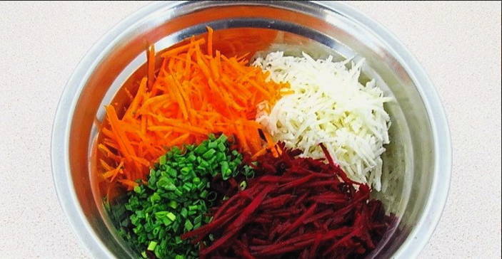 Салат из свеклы и редьки
