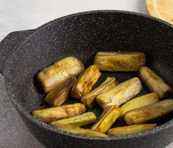 Баклажаны с кинзой и чесноком