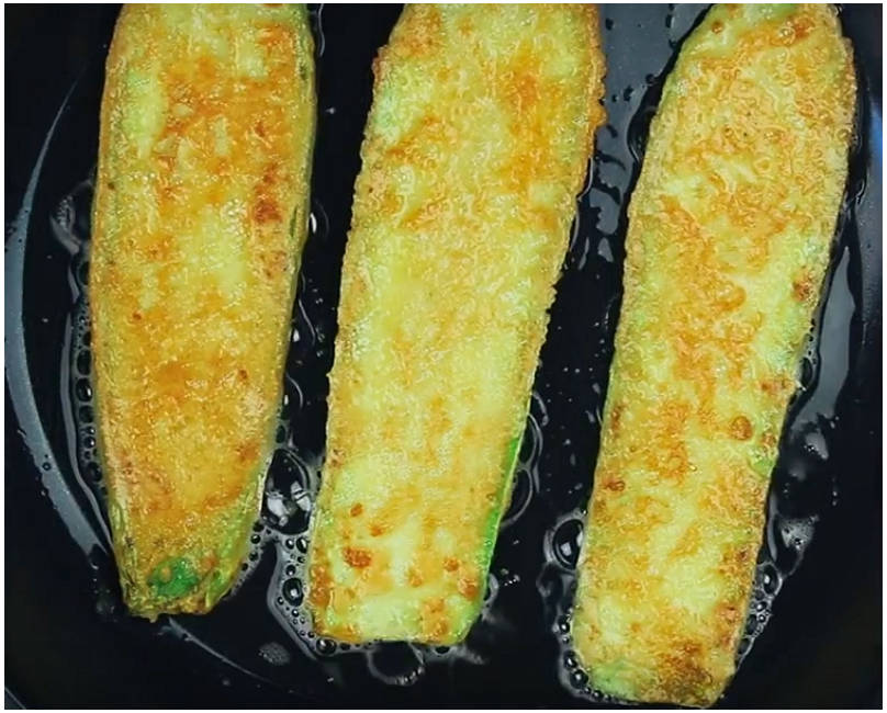 Рулетики из кабачков с творожным сыром, чесноком и зеленью Рулетики из кабачков с творожным сыром, чесноком и зеленью