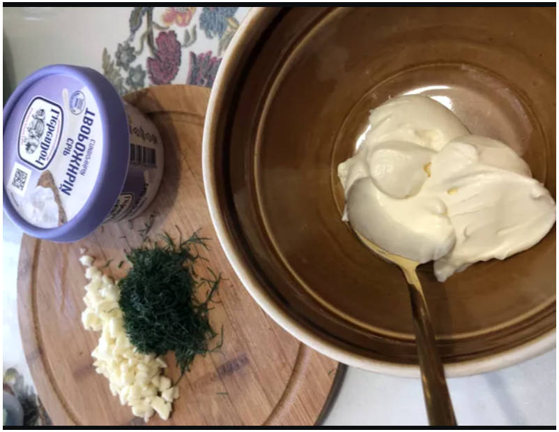 Рулетики из кабачков с творожным сыром, чесноком и зеленью Рулетики из кабачков с творожным сыром, чесноком и зеленью