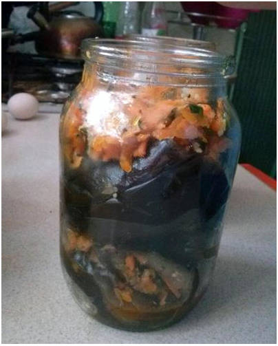 Баклажаны, фаршированные овощами, маринованные