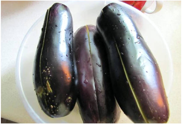 Баклажаны, фаршированные овощами, маринованные