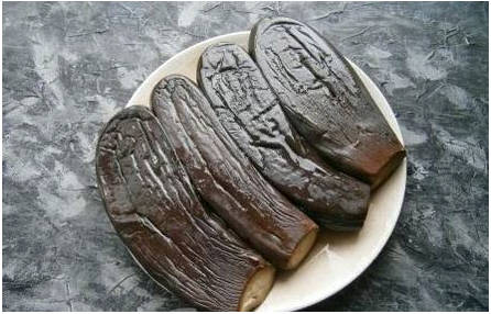 Соленые баклажаны с морковью и чесноком