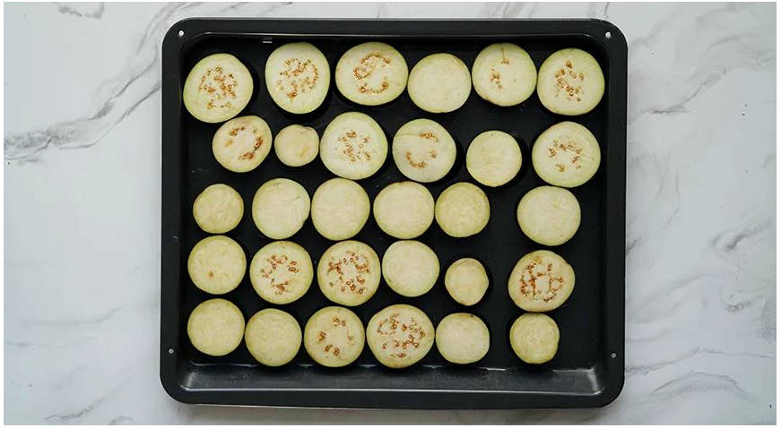 Баклажаны с грецкими орехами и чесноком