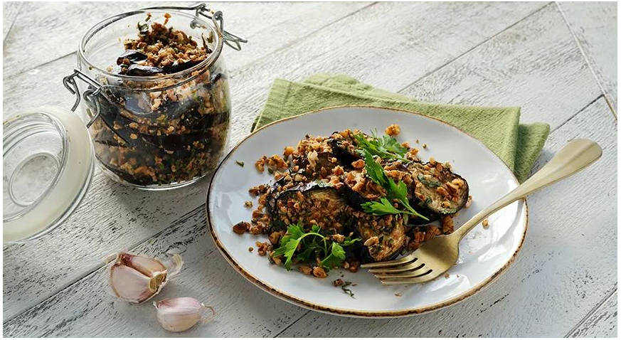 Баклажаны с грецкими орехами и чесноком