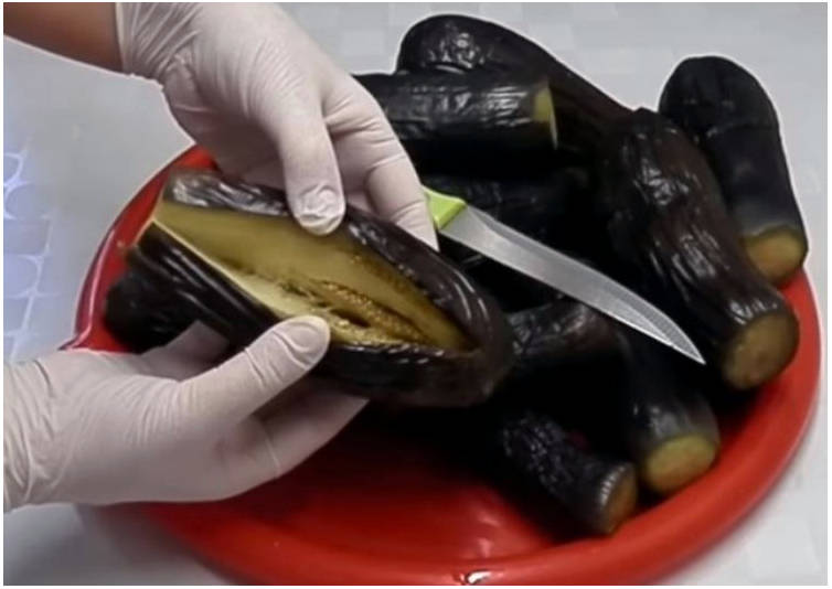 Фаршированные баклажаны морковью и чесноком