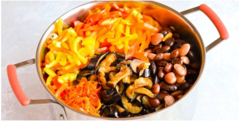Салат из баклажанов с фасолью и овощами на зиму