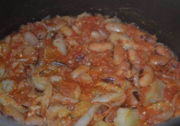 Баклажаны с фасолью
