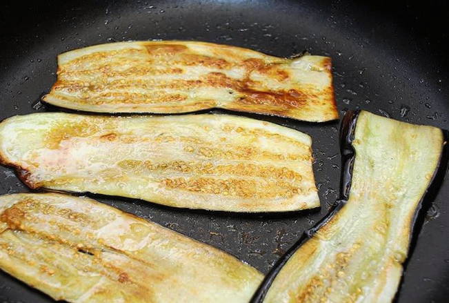 Баклажаны, фаршированные сыром