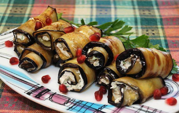 Баклажаны, фаршированные сыром