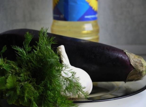 Баклажаны с зеленью и чесноком