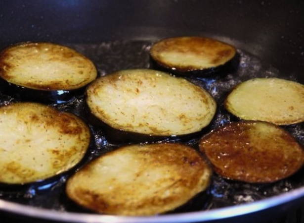 Баклажаны с зеленью и чесноком
