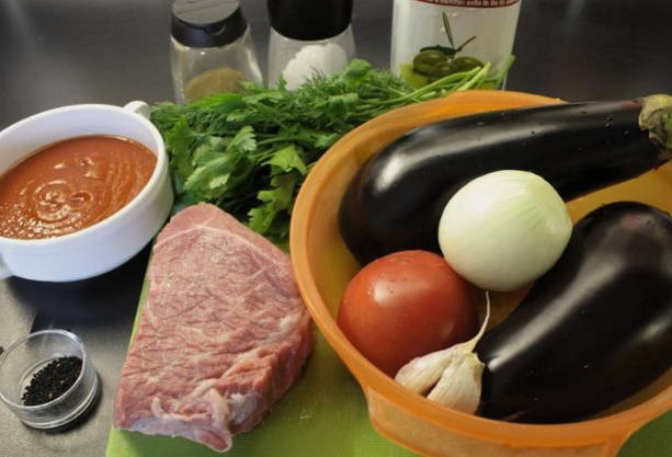 Тушеные баклажаны с мясом