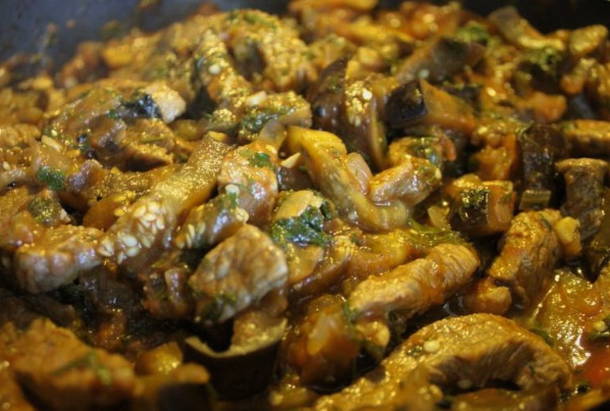 Тушеные баклажаны с мясом
