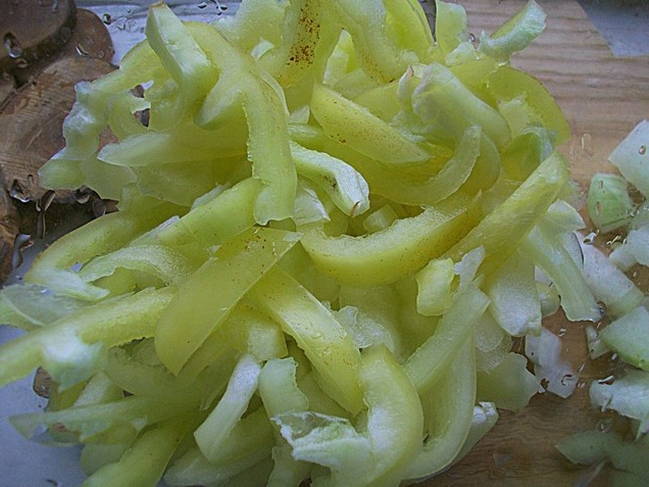 Баклажаны с перцем и помидорами