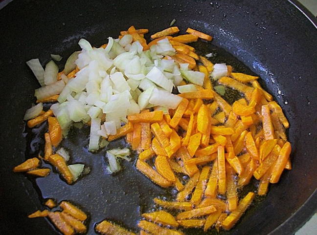 Баклажаны с перцем и помидорами