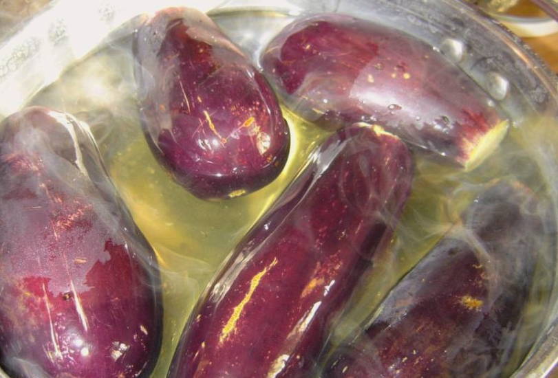 Квашеные баклажаны с морковью Квашеные баклажаны с морковью