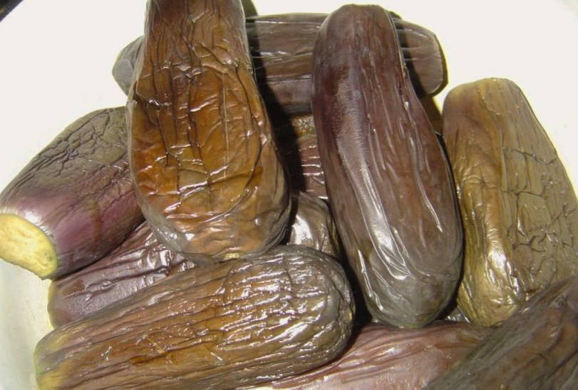 Квашеные баклажаны с морковью Квашеные баклажаны с морковью