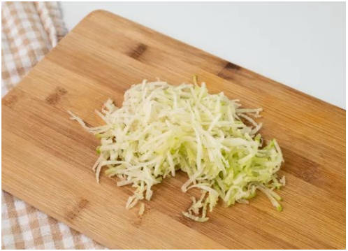 Салат из редьки с говядиной