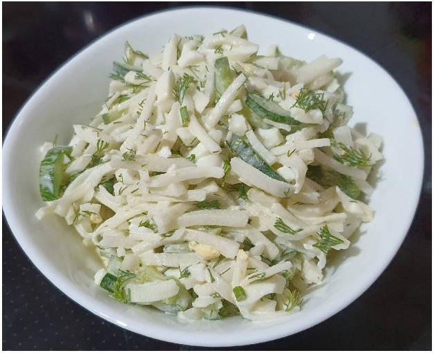 Салат из редьки дайкон с огурцом