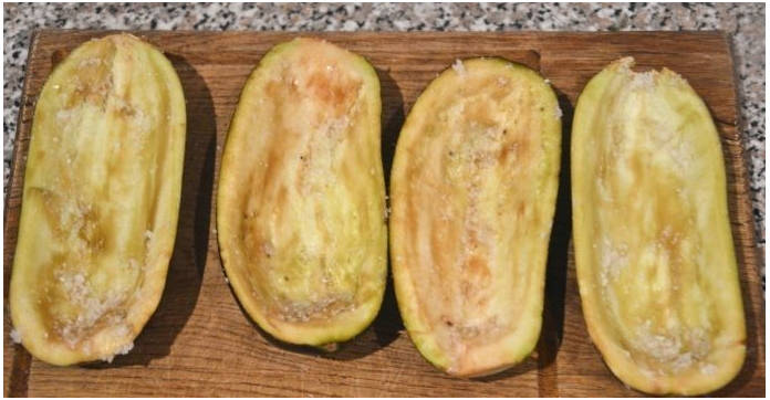 Баклажаны, фаршированные овощами