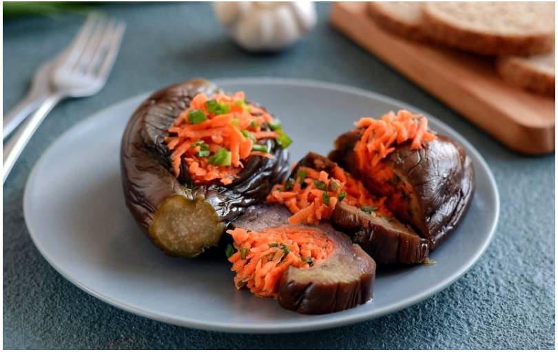 Манзаны (фаршированные баклажаны)