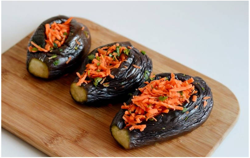 Манзаны (фаршированные баклажаны)