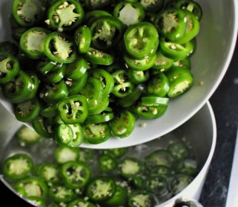 Маринованный халапеньо с уксусом без стерилизации на зиму Маринованный халапеньо с уксусом без стерилизации на зиму