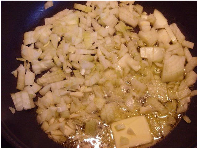 Квашеные баклажаны, фаршированные морковью, чесноком и зеленью