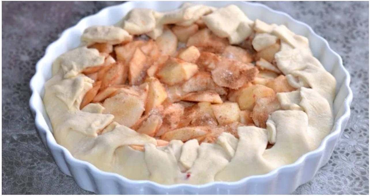 Постный пирог с яблоками на дрожжах в духовке Постный пирог с яблоками на дрожжах в духовке