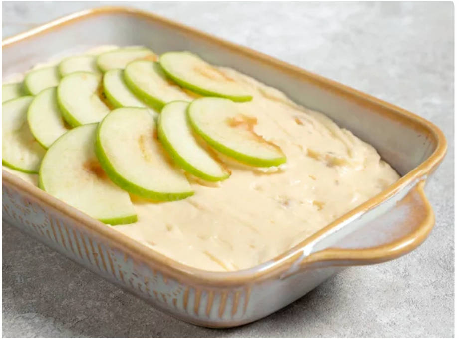 Пирог с яблоками и грецкими орехами