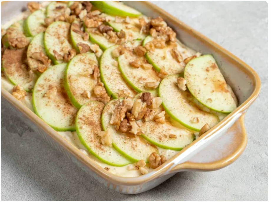 Пирог с яблоками и грецкими орехами