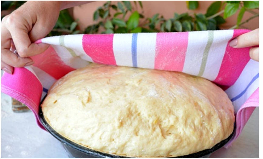 Сдобные пирожки с яблоками в духовке