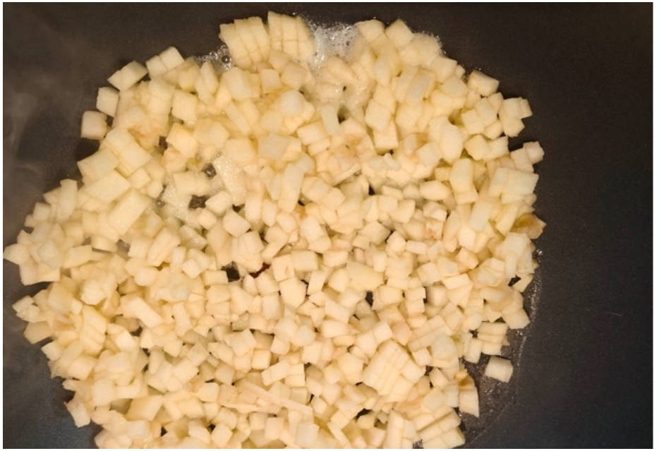 Пирожки с яблоками и корицей
