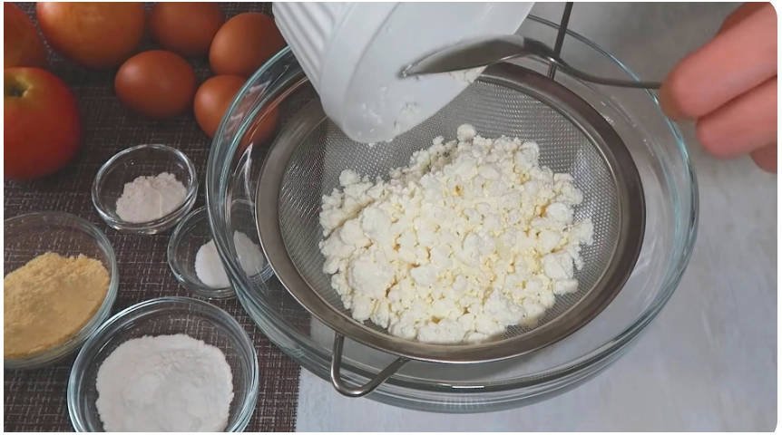 ПП шарлотка из рисовой муки и творога с яблоками