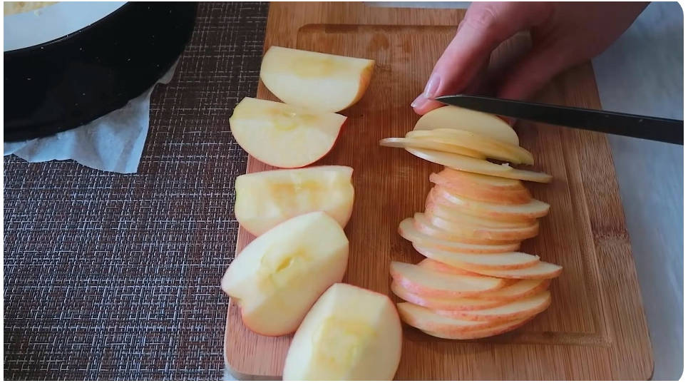 ПП шарлотка из рисовой муки и творога с яблоками