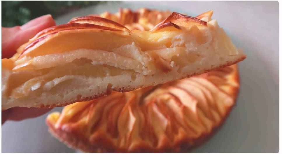 ПП шарлотка из рисовой муки и творога с яблоками