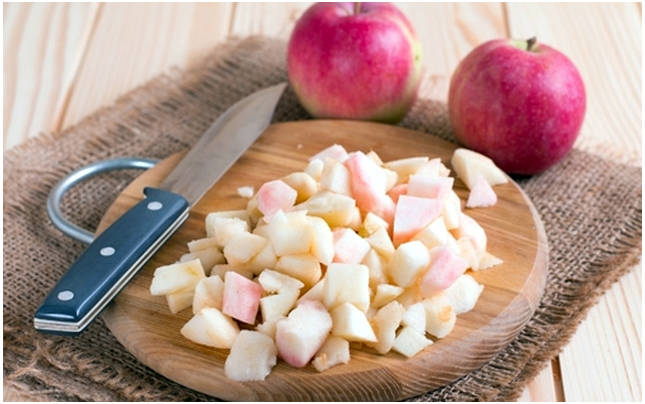 Пирог из овсяных хлопьев с яблоками за 10 минут