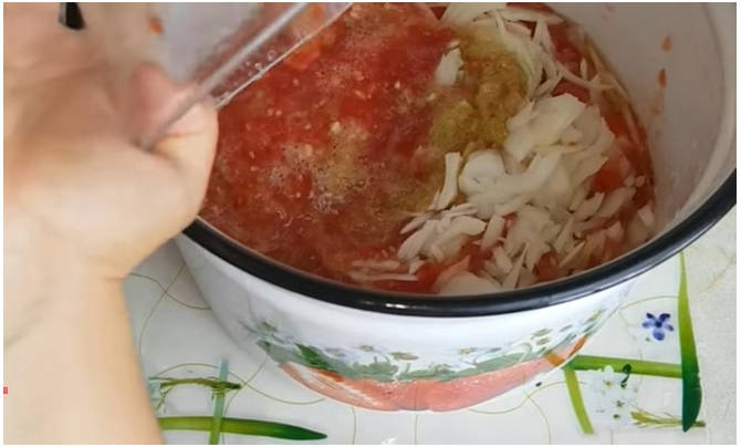 Салат «Тещин язык» из огурцов через мясорубку на зиму