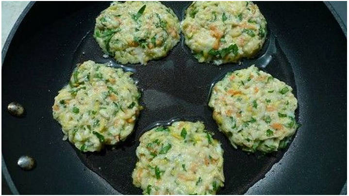 Оладьи из кабачков, картофеля и моркови