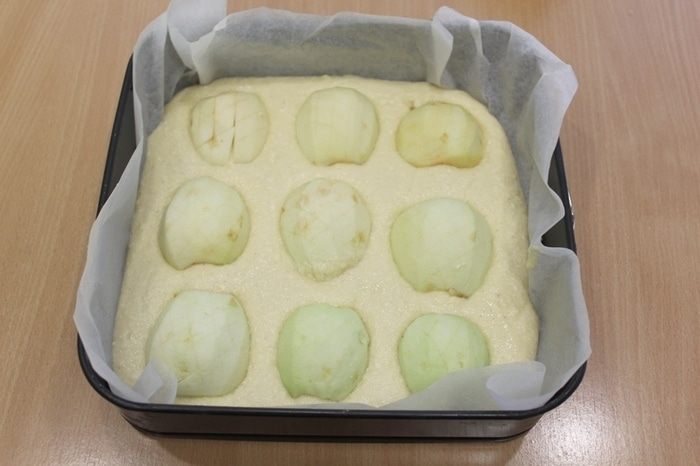 Медовый пирог с яблоками