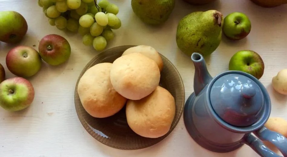Постные пирожки с яблоками в духовке