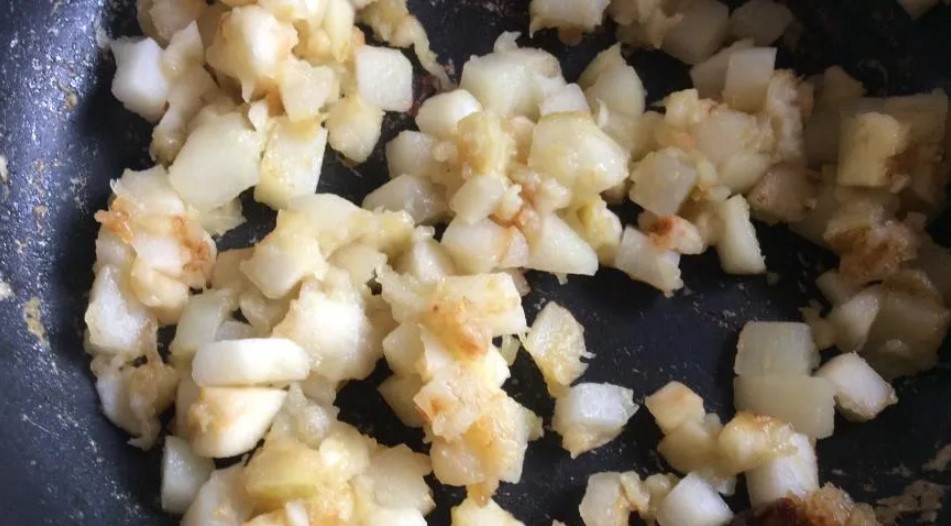 Постные пирожки с яблоками в духовке