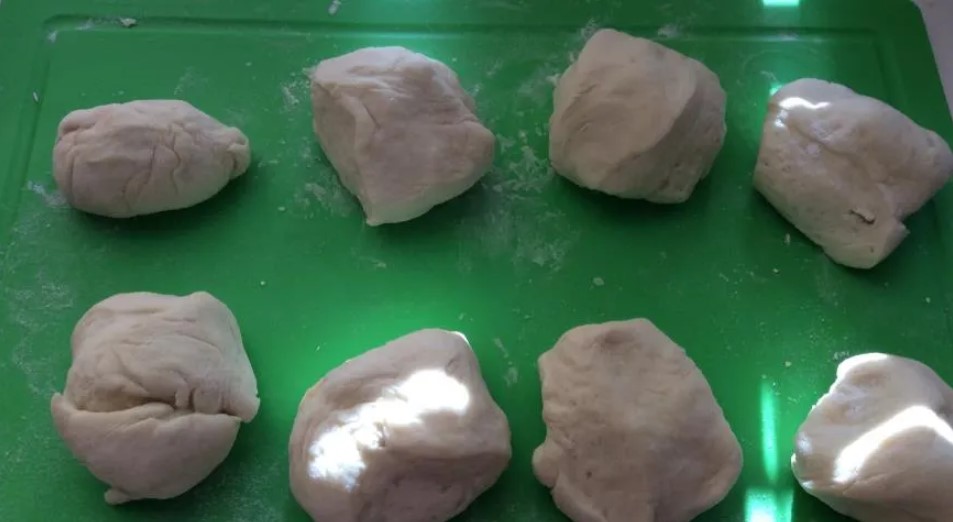Постные пирожки с яблоками в духовке