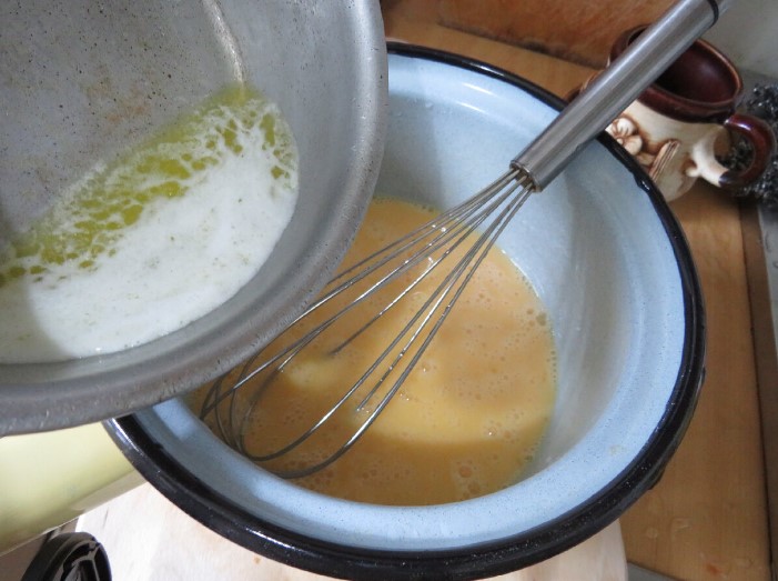 Кето шарлотка с яблоками